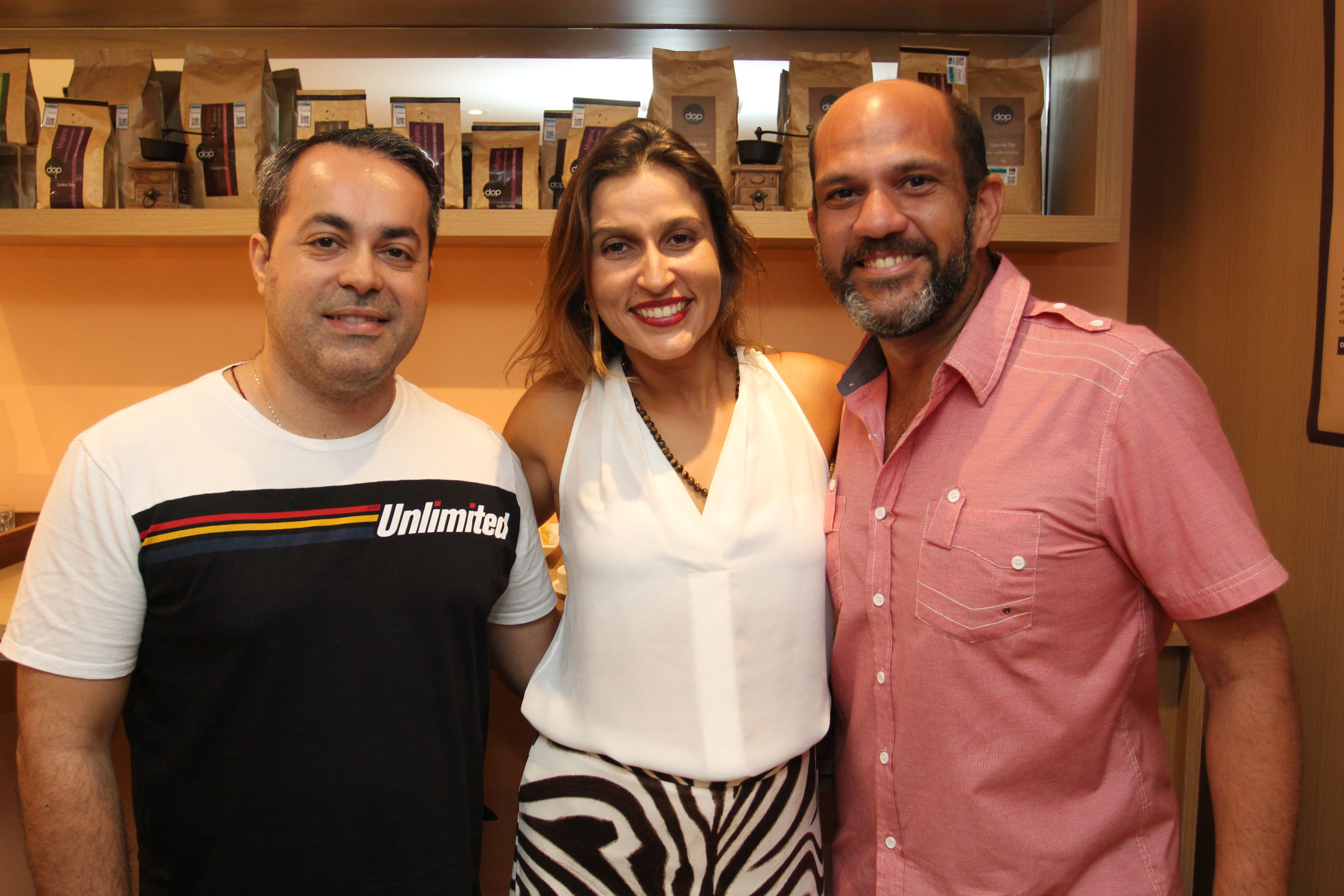 Adriana Munford com Ginno Larry e Marcello Fontes IMG_7296