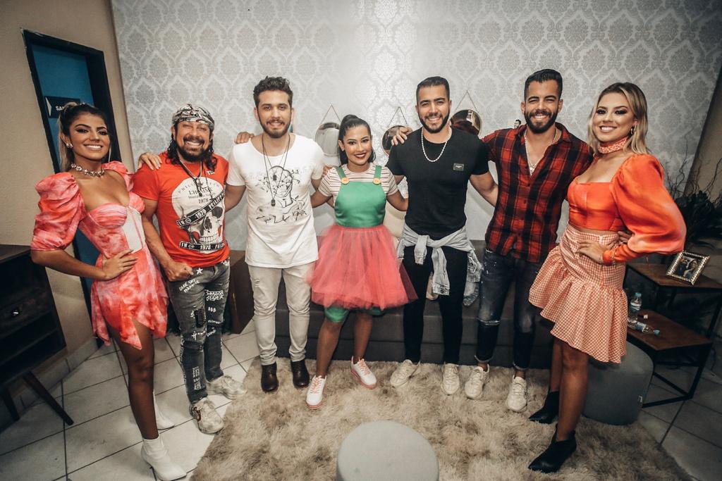 Hariany Almeida, Bell, Gustavo Mioto, Thaynara, Rafa, Pipo e Isabella Cecchi - Foto Fabio Cunha