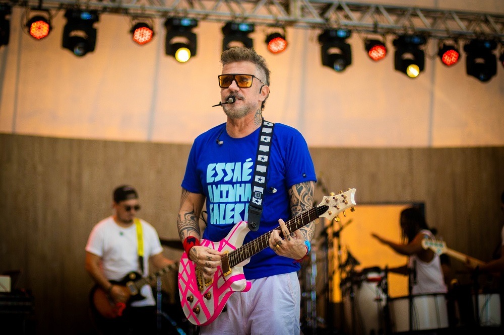 Tuca Fernandes Agita Pr Carnaval No Rio Grande Do Norte Alagoas E