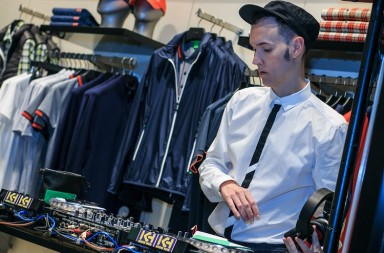 Dj Johnny Luxo