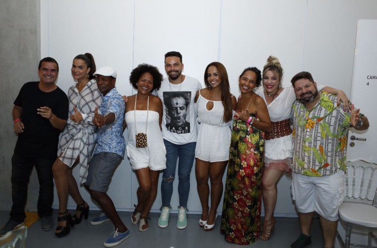 Artistas baianos se encontram no show de Ivete 3