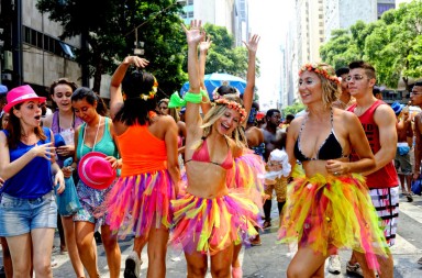 37067_w840h0_1486564264shutterstock-blocos-de-carnaval-capa