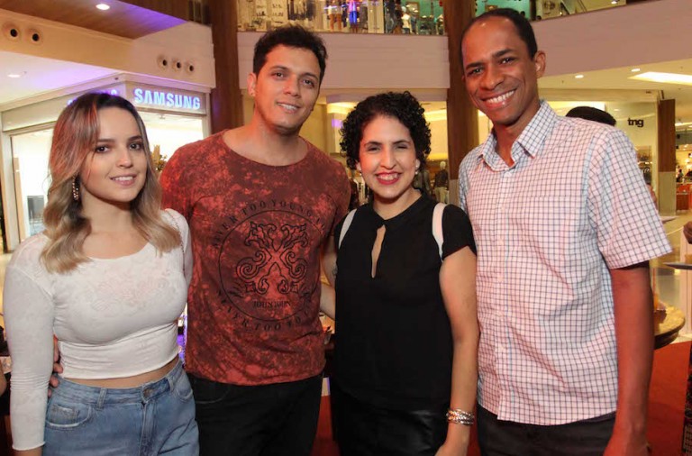 Monique Maione, Ivan Santos, Cristal Bittencourt e Caio Costa