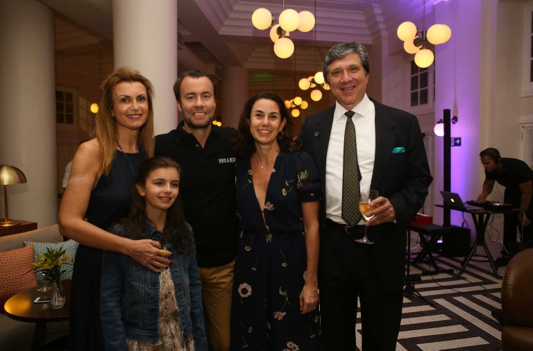 Catherine, Gabriela e Pierre Lacaze com Charlotte Sarcosi e Luis Meneguini