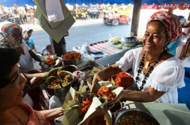 BAIANAS DE ACARAJÉ
Na foto: Acarajé da cira
Foto: Sebastião Bisneto I AG. ATARDE
Data: 26 I 12 I 08