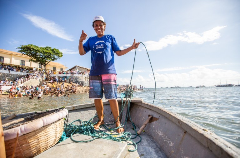 A pescadora Alessandra Fernandes, a Dandinha Foto Affonso Fontoura 3