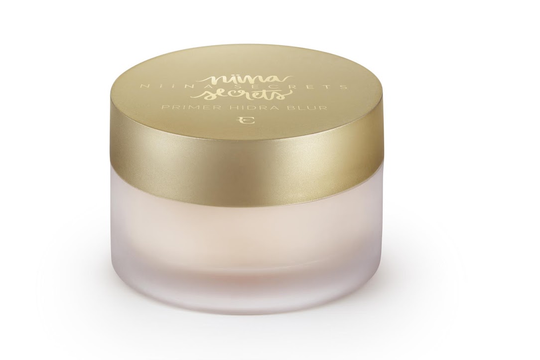 ED_CF12_2020_STILL_MAKE_GLAM_NIINA_SECRETS_PRIMER_FACIAL_93290