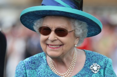 LONDON, ENGLAND - MAY 31:  Queen Elizabeth II hosts a Garden Party at Buckingham Palace on May 31, 2018 in London, England.  (Photo by Yui Mok - WPA Pool/Getty Images)