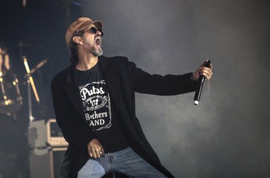SÃO PAULO, SP: 25.06.2015: SHOW-SP - No palco Sylvio Passos. O Baú do Raul reuniu diversos artistas da música brasileira, na noite desta quinta-feira (25) no HSBC Brasil, zona sul da capital, para homenagear Raul Seixas, que no próximo dia 28, completaria 70 anos. (Foto: Ale Frata)