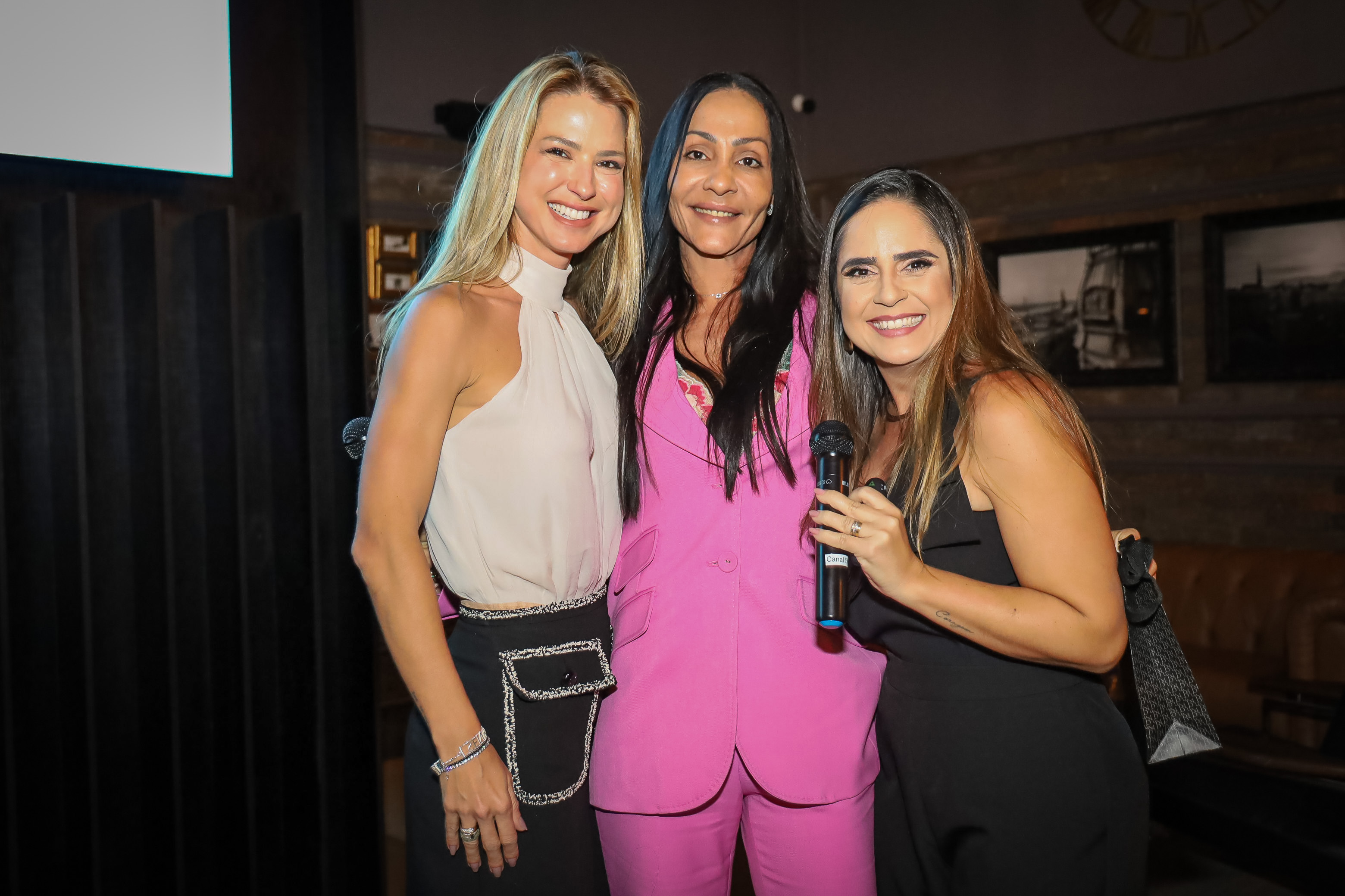 Lara Morel, Clarissa Pacheco e Fabi Maimone.